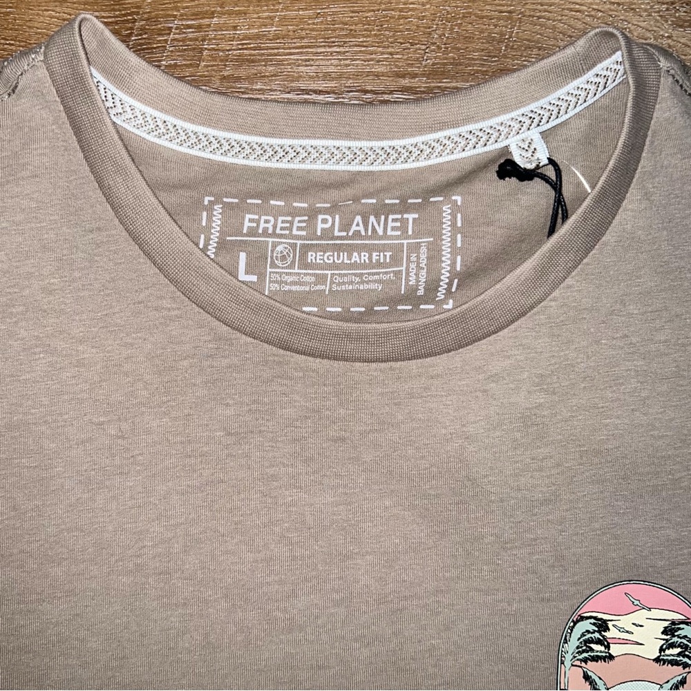 Free Planet Mens Short Sleeve Sunset Graphic Tee, Size L - Picture 2 of 9